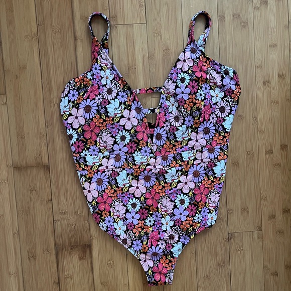 70s floral Swimsuit - Picture 4 of 7